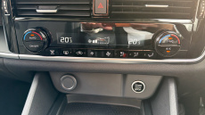 Nissan Qashqai 1.3 DiG-T MH Acenta Premium 5dr Petrol Hatchback